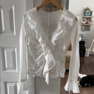 Esthis voctorian bohomian White Ruffled V-Neck Long-Sleeve Blouse -